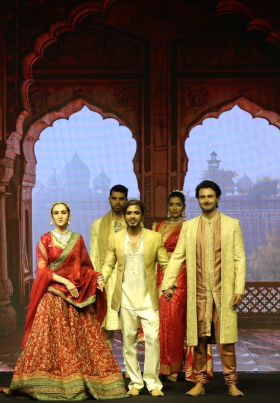 Avishekk Naiya Banner 1